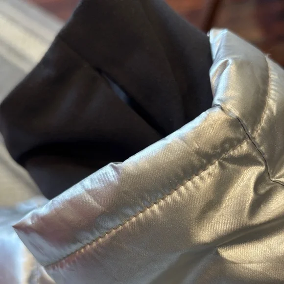 Stylish Silver Kids Puffer Jacket - Picture 5 of 5